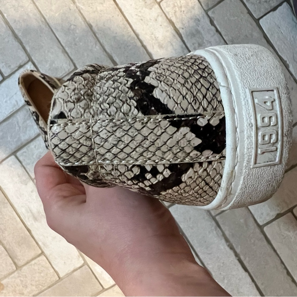 Old navy slip on shoes